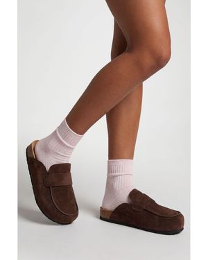 Boohoo Wide Fit Faux Suede Tab Detail Clog Mules - Brown