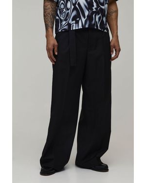 BoohooMAN Wide Fit Belted Pleat Front Tailored Trousers - Black