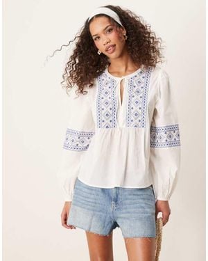 Jdy Tie Front Embroidery Details Top - White