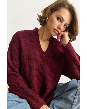 Bianco Lucci Relaxed Fit V-Neck Textured Knit Jumper