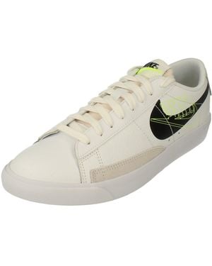 Nike Blazer Low Trainers - Black