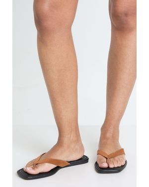 Boohoo Wide Fit Faux Suede Flip Flops - Brown