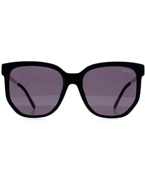 Quay Coffee Run Blk Zwarte Rook Zonnebril