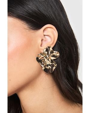 Boohoo Floral Shaped Stud Earrings - Black