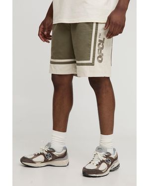 BoohooMAN Elasticated Waist Relaxed Colour Block Twill Shorts - Green