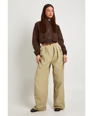 Boohoo Tall Nylon Pleat Detail Cargo Trousers - Natural