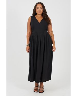 Brave Soul Curve V-Neck Midi Dress With Pleated Skirt - Black
