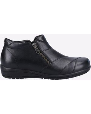 Fleet Foster Friesan - Black