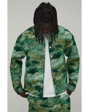 BoohooMAN Oversized Boxy Abstract Camo Tapestry Overshirt - Green