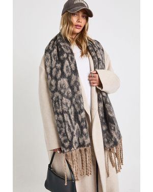 Boohoo Leopard Tassel Fluffy Scarf - Natural