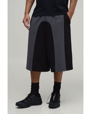 BoohooMAN Contrast Panelled Embroidered Jersey Bermuda Jort - Black