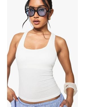 Boohoo Built - White