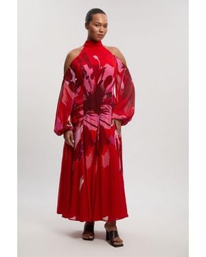 Karen Millen Plus Size Photographic Floral Crinkle Georgette High Neck Cold Shoulder Woven Maxi Dress - Red