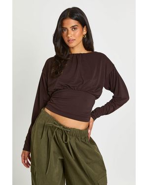 Boohoo Textured Ruched Low Back Long Sleeve Top - Brown