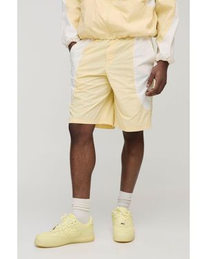 BoohooMAN Elasticated Waist Relaxed Fit Colour Block Nylon Short - Natural