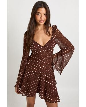 Boohoo Polka Dot Ruched Sweetheart Pleated Skater Dress - Brown