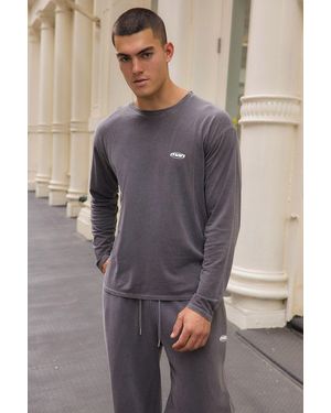 BoohooMAN Regular Fit Overdyed Oval Branded Long Sleeve T-Shirt - Grey