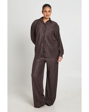 Boohoo Plus Plisse Oversized Shirt - Brown