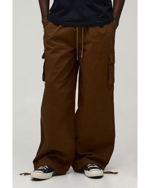 BoohooMAN Parachute Fit Elasticated Cargo Trousers - Brown