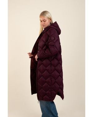 Harvey & Jones Lightweight Water Resistant Longline Quilted Jacket - Red