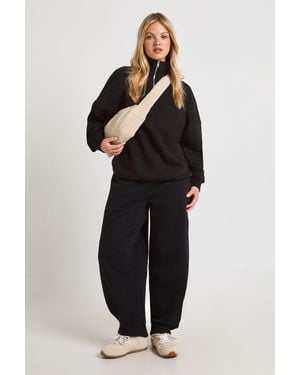Boohoo Petite Barrel Leg Jogger - Black