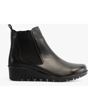 Lotus Dresden Boots - Black