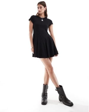 Monki Short Sleeve Mini Jersey Dress With An A-Line Skirt - Black