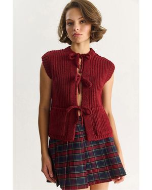 Bianco Lucci Textured Knitwear Waistcoat With Tie Closure