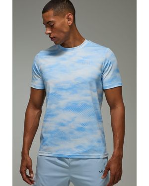 BoohooMAN Active Abstract Cloud Regular Fit T-Shirt - Blue