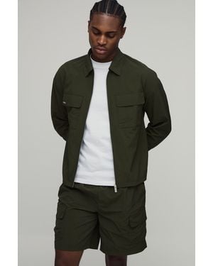 BoohooMAN Regular Coated Nylon Cargo Overshirt & Relaxed Short Set - Green