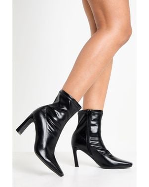 Boohoo Wide Fit Block Heel Sock Boots - White