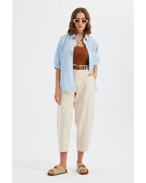 Hiccup High-Waist Carrot Trousers With Belt - Natural