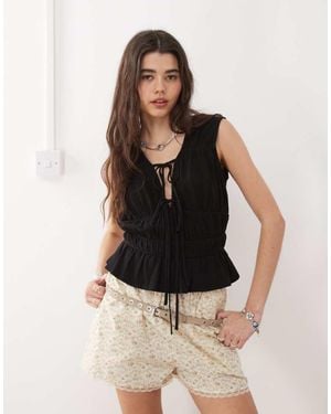 Reclaimed Vintage Ruched Tie Front Top Linen Blend Top - Black