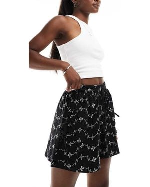 ASOS Broderie Shorts With Tie Pockets - Black