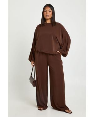 Boohoo Plus Woven Crepe Balloon Top And Wide Leg Trouser Co-Ord - Brown