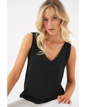 Bigdart Textured V-Neck Sleeveless Blouse - Black