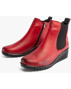 Lotus Dresden Boots - Red