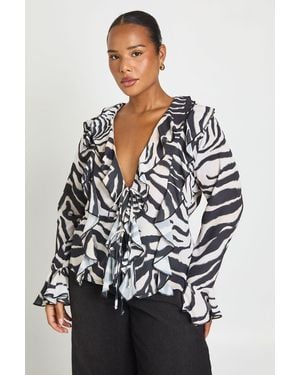 Boohoo Plus Zebratie Front Ruffle Blouse - Multicolour