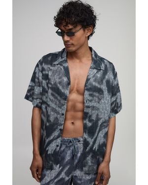 BoohooMAN Oversized Abstract Print Revere Shirt - Blue