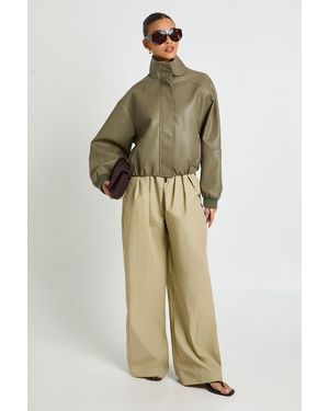 Boohoo Nylon Pleat Detail Cargo Trousers - Green