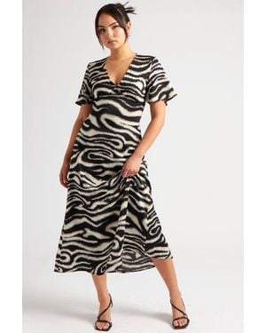 Urban Bliss Pattern Zebra Empire Midi Dress - White