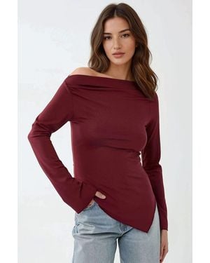Hiccup Asymmetric Ribbed Top With Slit - Red