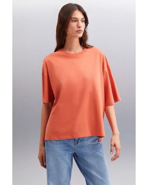 Grimelange Relaxed Crew Neck Slit T-Shirt - Orange