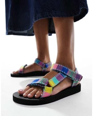 ARIZONA LOVE Loves Trekky Patchwork Print Sandals - Blue