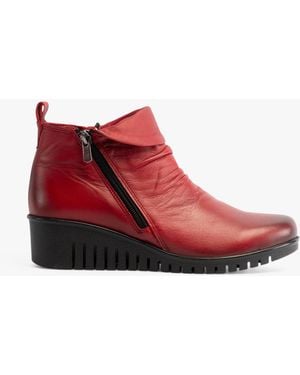 Lotus Cordelia Boots - Red