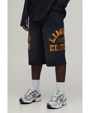 BoohooMAN Longline Varsity Print Denim Jorts - Black