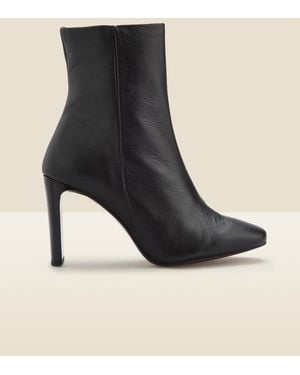 Sosandar Riley Leather Slim Heel Ankle Boot - Black