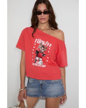 Grimelange Off-Shoulder Printed Loose T-Shirt - Red