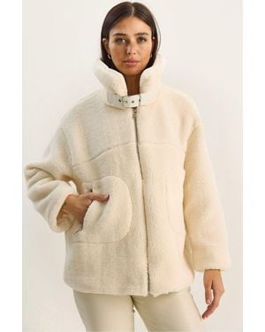 Bianco Lucci Oversized Plush Knitted Puffer Jacket With Zipper Closure - Natural
