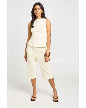 Boohoo Woven Broderie Capri - Natural